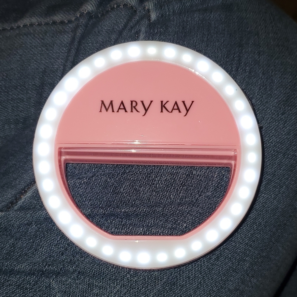 Mary Kay Clip on Ring Light